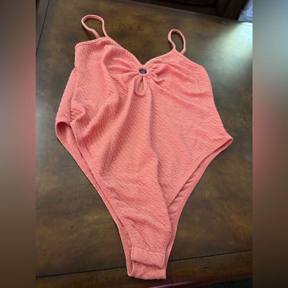 Wild Fable Womens Spaghetti Strap Cut Out Bodysuit Coral Pink NWOT Size L - Picture 10 of 12